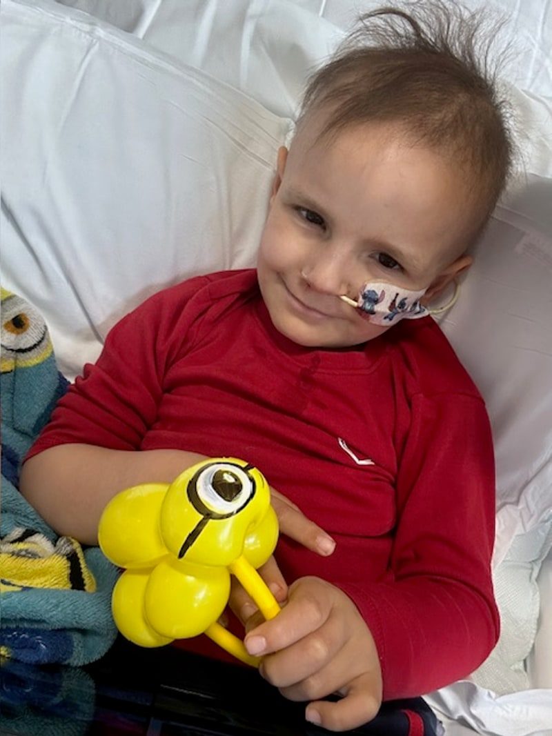 POD entertainer with hospital patient